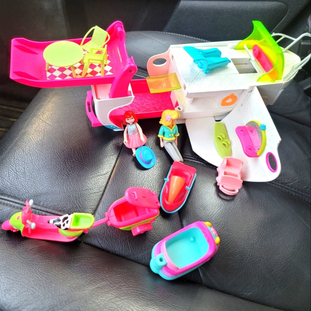 Polly Pocket Yacht, Dolls and Accessories